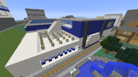 リニューアル後の新真久駅舎